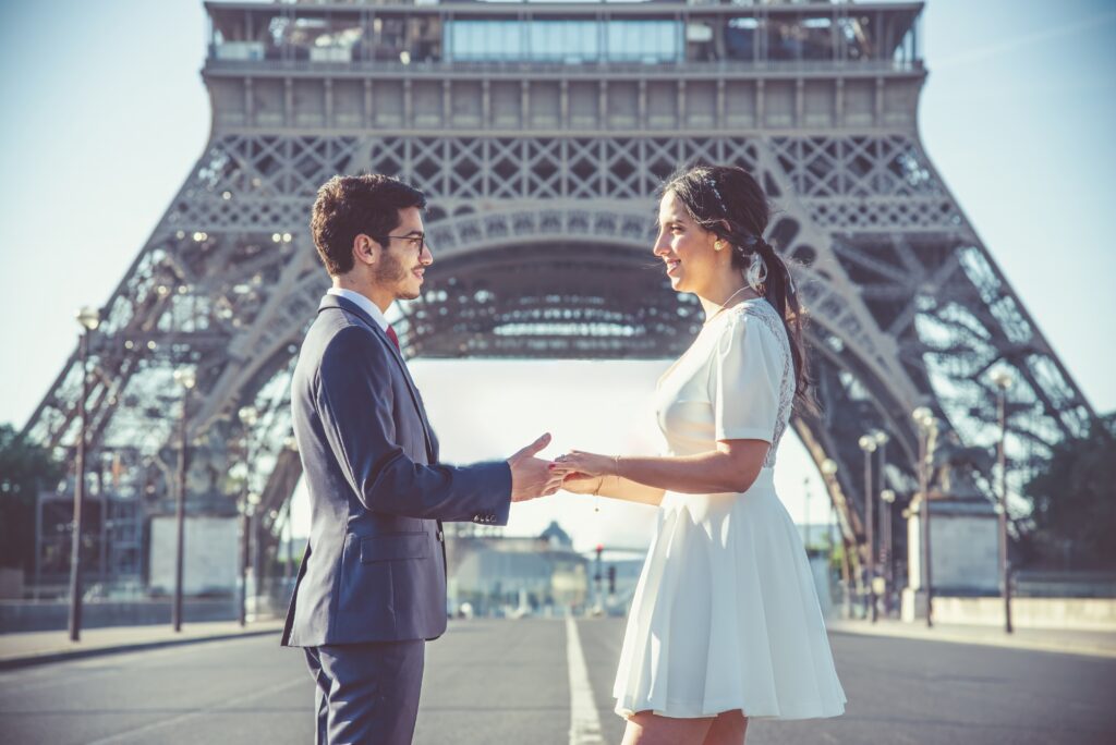 Photographie de mariage réalisée par MaximePhotographie, capturant des moments inoubliables et authentiques lors d'un mariage à Paris. MaximePhotographie est spécialisée dans les photos de mariage, les portraits et les événements spéciaux.