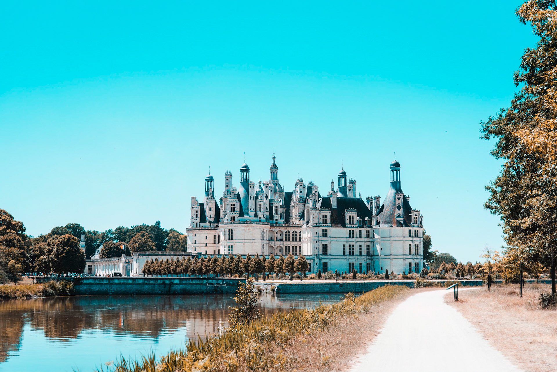 Le château et son reflet — photographie de Maxime Meunier