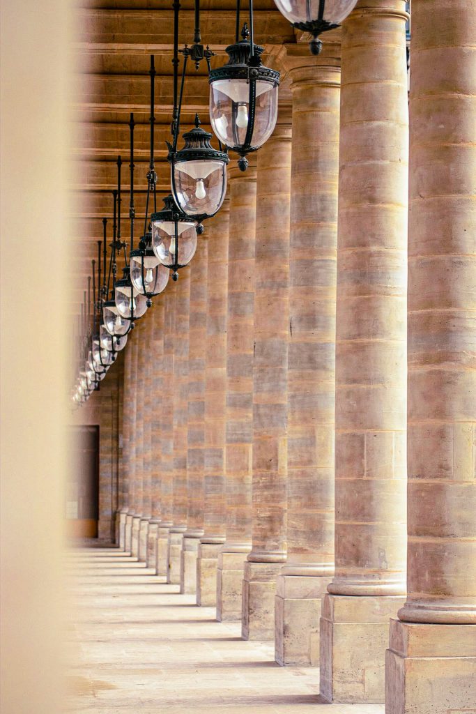 La perspective des colonnes — photographie de Maxime Meunier